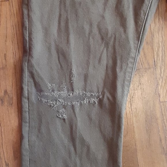 Levi's 501 CT Distressed Jeans - Picture 3 of 9